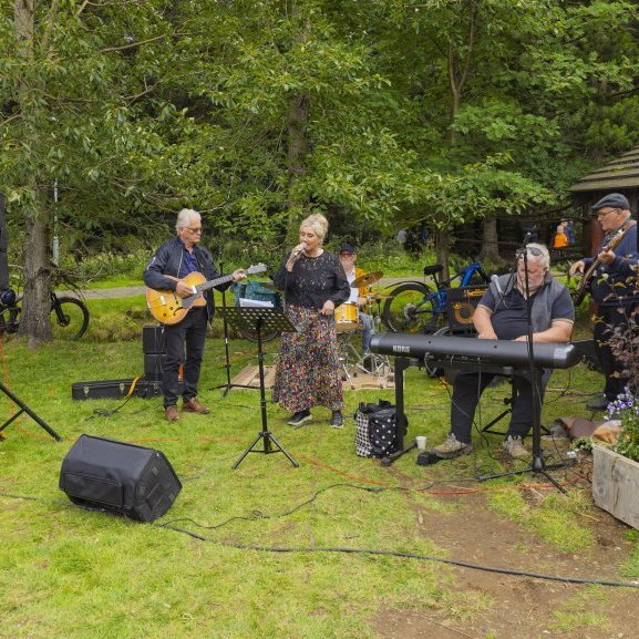 03082025-ein-med-ollu-sunnudagur-4107