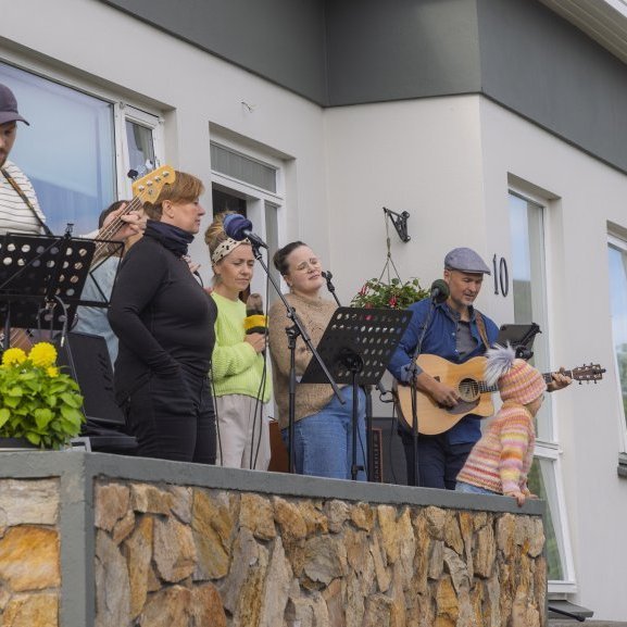 03082025-ein-med-ollu-sunnudagur-4204