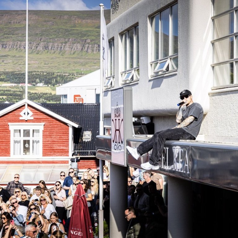 527892255_1573031680760525_1936829384671532602_n